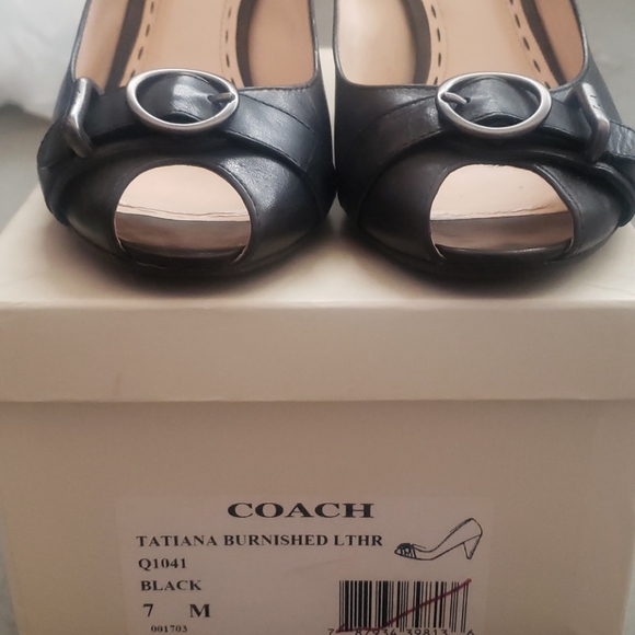 Coach Pump size 7M - Picture 2 of 4